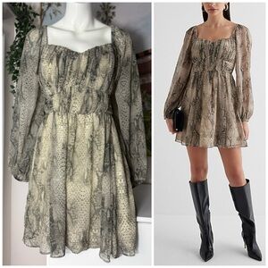 Express Grey Snakeskin Mini Dress XL Sweetheart Smocked Babydoll Long Sleeve